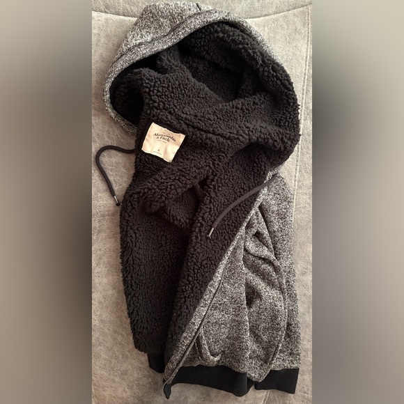 Abercrombie & Fitch Zip Up Sweater - Picture 10 of 15